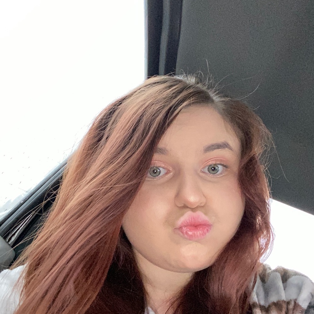 Meet your Posher, Alexis